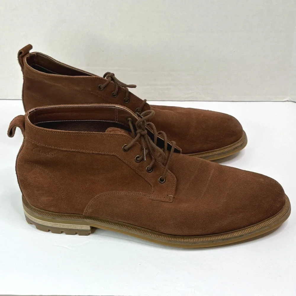 Clarks brown suede